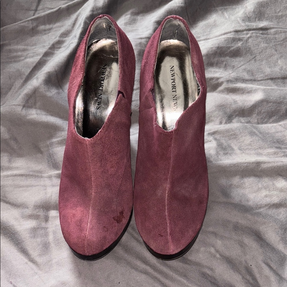 Newport News off Pink Heels
